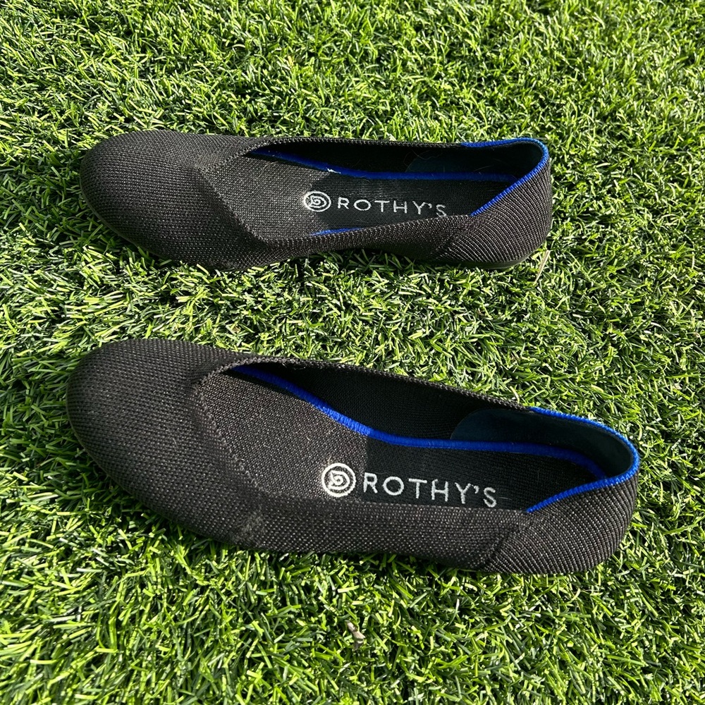 Rothy’s the flat , black size 7.5